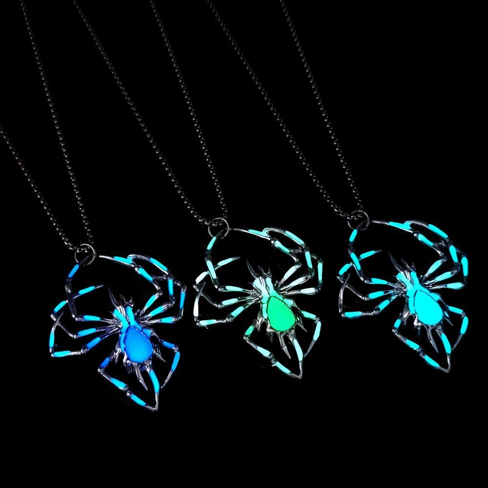 Vintage Glow-in-the-Dark Spider Pendant – Halloween Party Necklace for Men & Women