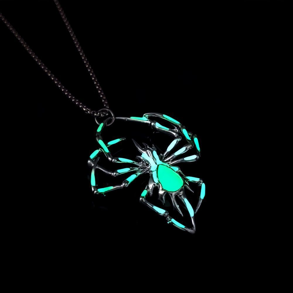 Vintage Glow-in-the-Dark Spider Pendant – Halloween Party Necklace for Men & Women